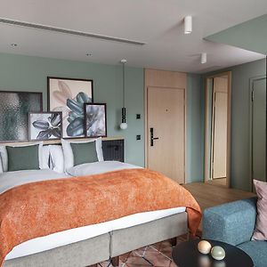 Standard Zimmer mit Kingsize-Bett