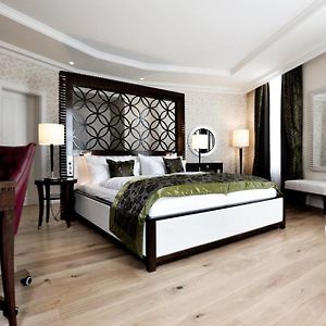 Deluxe Zimmer mit Kingsize-Bett