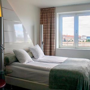Standard Zimmer mit Kingsize-Bett