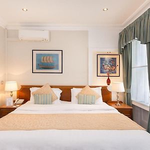 Standard Zimmer mit Kingsize-Bett