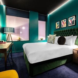 Superior Zimmer mit Kingsize-Bett