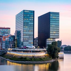 Zimmer mit zwei Einzelbetten