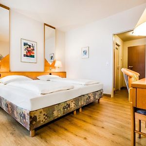 Standard Zimmer mit Kingsize-Bett