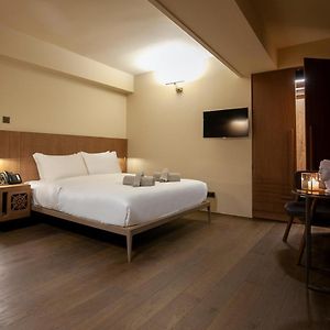 Zimmer mit Kingsize-Bett