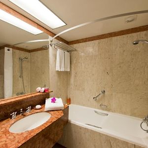 Standard Zimmer mit Kingsize-Bett auf den oberen Etagen