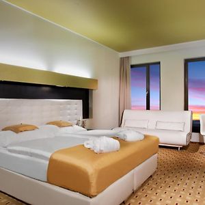 Deluxe Zimmer mit Kingsize-Bett