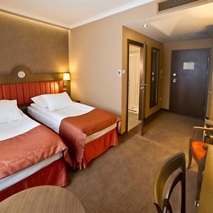 Zimmer mit zwei Einzelbetten