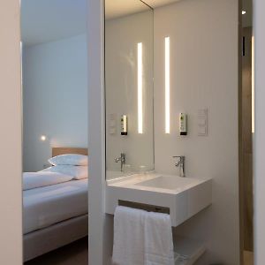 Standard Zimmer mit Kingsize-Bett