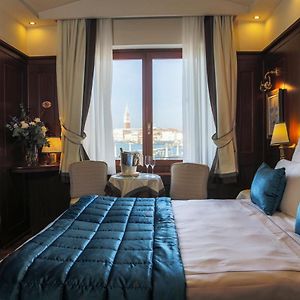 Deluxe Zimmer mit Kingsize-Bett