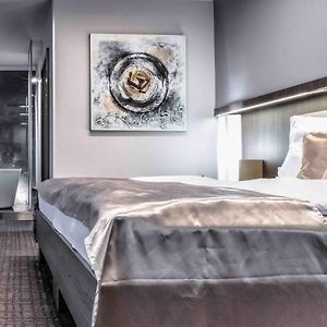 Deluxe Zimmer mit Kingsize-Bett