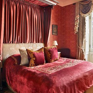 Standard Zimmer mit Kingsize-Bett