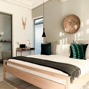 Zimmer mit Kingsize-Bett