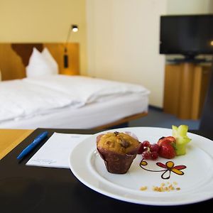 Standard Zimmer mit Kingsize-Bett