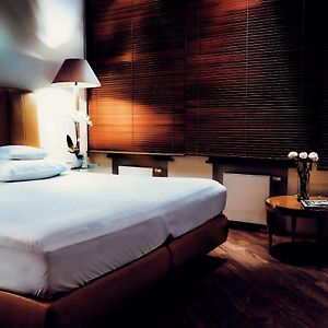 Zimmer mit Kingsize-Bett