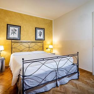 Apartment mit 2 Schlafzimmern mit Kuppeldecke
