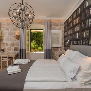 Zimmer mit Queensize-Bett im Erdgeschoss