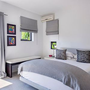 Standard Zimmer mit Kingsize-Bett