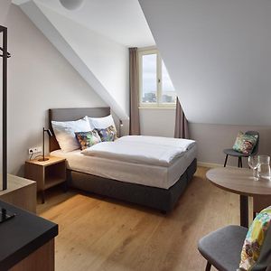 Studio Apartment im Dachgeschoss