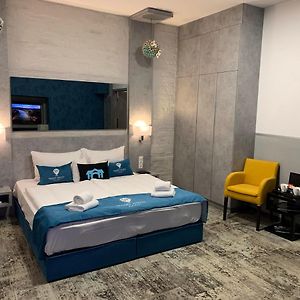 Standard Zimmer mit Kingsize-Bett
