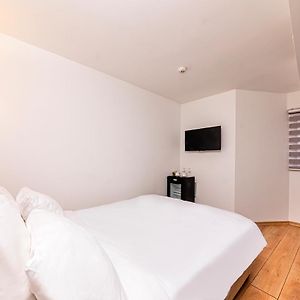 Budget Zimmer mit Kingsize-Bett