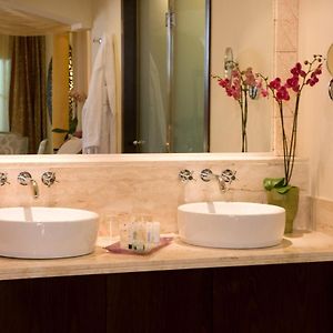 Colonial Junior Suite