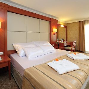 Deluxe Zimmer mit Kingsize-Bett