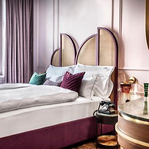 Deluxe Zimmer mit Kingsize-Bett