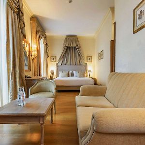 Luxus Zimmer mit Kingsize-Bett