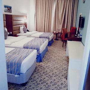 Deluxe Dreibettzimmer