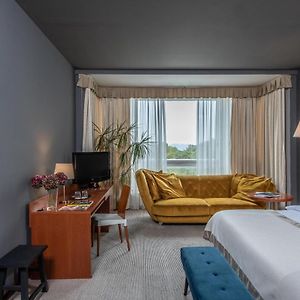 Deluxe Zimmer mit Kingsize-Bett