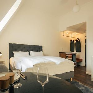 Deluxe Studio