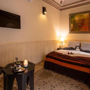 Basic Zimmer mit Kingsize-Bett