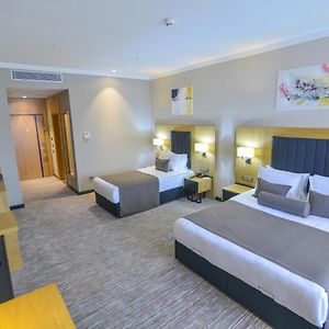 Deluxe Dreibettzimmer
