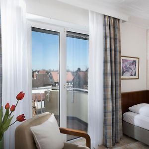 Zimmer mit Kingsize-Bett