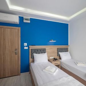 Zimmer mit zwei Einzelbetten
