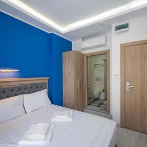 Zimmer mit Kingsize-Bett