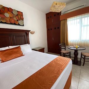 Deluxe Zimmer mit Kingsize-Bett