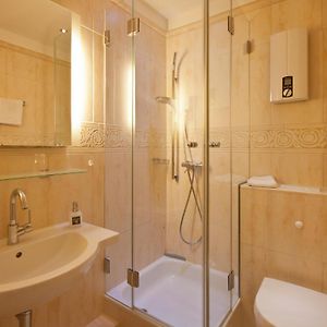 Großes Zimmer