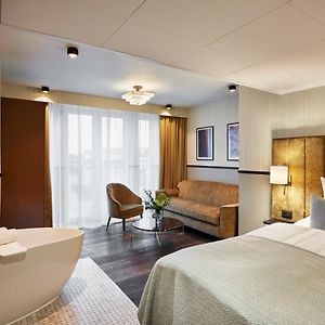 Signature Penthouse Suite