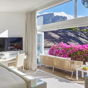 Zimmer mit Kingsize-Bett