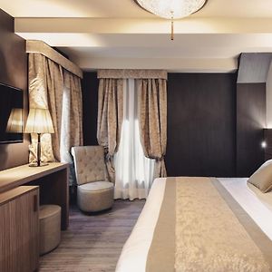 Standard Zimmer mit Kingsize-Bett