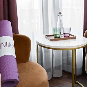 Gemütliches Zimmer mit Kingsize-Bett
