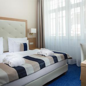 Wellness Zimmer mit Kingsize-Bett