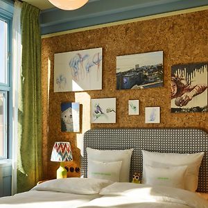 Standard Zimmer mit Kingsize-Bett