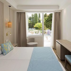 Zimmer mit zwei Einzelbetten