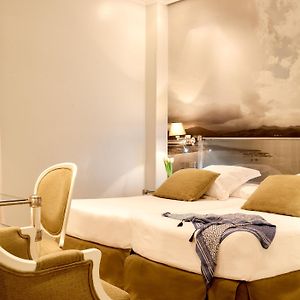 Standard Zimmer mit Kingsize-Bett