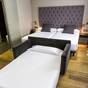 Familien-Zimmer mit Kingsize-Bett