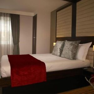 Zimmer mit Queensize-Bett