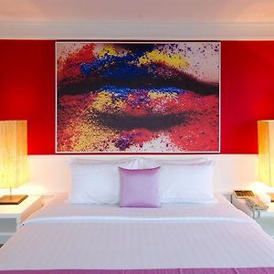 Zimmer mit Kingsize-Bett