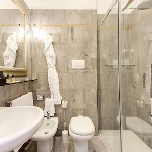 Zimmer mit zwei Einzelbetten